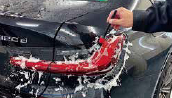 写真：細部洗車